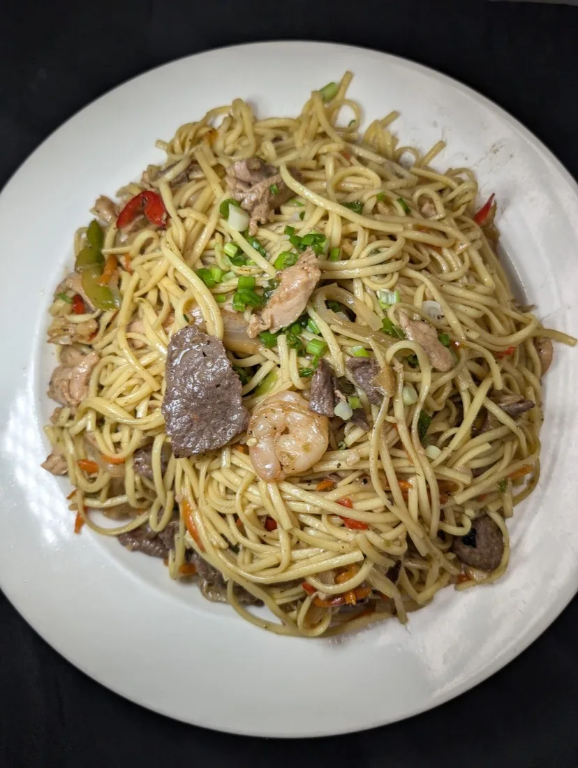 Halal Hakka noodles with chicken, beef and shrimp near Klein, TX